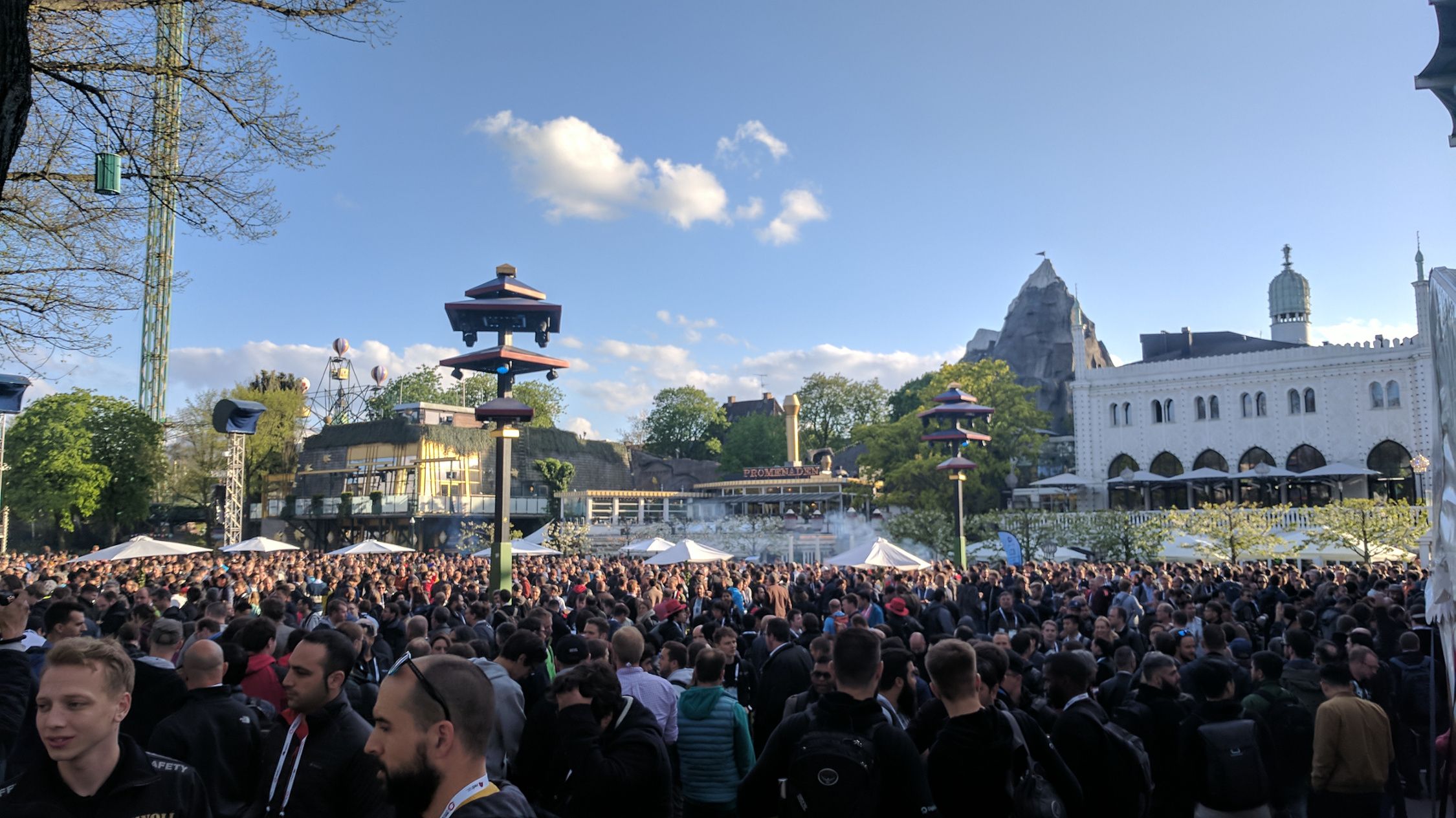 KubeCon - All Attendee Party - So many people!